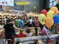 REHA-Laden Stand mit der Bächleböötle-Bastel-Aktion